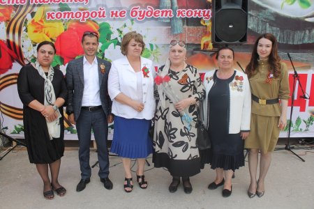 Поклонимся великим тем годам! Поклонимся великим тем годам!