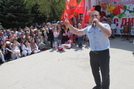 Поклонимся великим тем годам! Поклонимся великим тем годам!