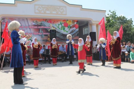 Поклонимся великим тем годам! Поклонимся великим тем годам!