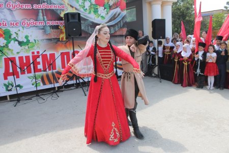 Поклонимся великим тем годам! Поклонимся великим тем годам!