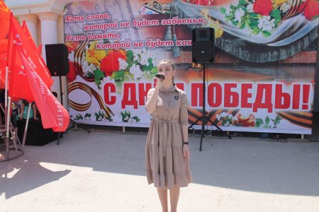Поклонимся великим тем годам! Поклонимся великим тем годам!