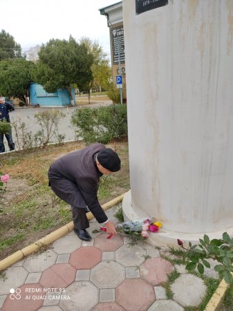 103-ю годовщину Великого Октября в Кизилюрте отметили возложением цветов к памятнику Ленину 103-ю годовщину Великого Октября в Кизилюрте отметили возложением цветов к памятнику Ленину