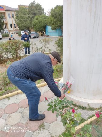 103-ю годовщину Великого Октября в Кизилюрте отметили возложением цветов к памятнику Ленину 103-ю годовщину Великого Октября в Кизилюрте отметили возложением цветов к памятнику Ленину