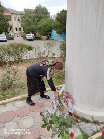103-ю годовщину Великого Октября в Кизилюрте отметили возложением цветов к памятнику Ленину 103-ю годовщину Великого Октября в Кизилюрте отметили возложением цветов к памятнику Ленину