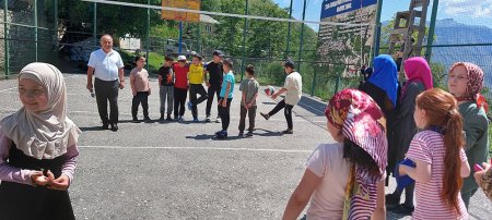 Заместитель председателя Комитета НС РД по образованию и науке Абдулвахид Лабазанов побывал в ряде пришкольных оздоровительных лагерей в Гумбетовском районе Заместитель председателя Комитета НС РД по образованию и науке Абдулвахид Лабазанов побывал в ряде пришкольных оздоровительных лагерей в Гумбетовском районе