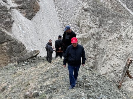 Депутат фракции КПРФ в Народном Собрании РД Абдулвахид Лабазанов посетил строящуюся силами Благотворительного фонда содействия общественным инициативам дорогу предков «Бузнасан нух» Депутат фракции КПРФ в Народном Собрании РД Абдулвахид Лабазанов посетил строящуюся силами Благотворительного фонда содействия общественным инициативам дорогу предков «Бузнасан нух»