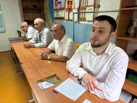 Депутат Народного Собрания РД Абдулвахид Лабазанов принял участие на встрече, который проводил министр экономики и социального развития РД Гаджи Султанов в Гумбетовском районе Депутат Народного Собрания РД Абдулвахид Лабазанов принял участие на встрече, который проводил министр экономики и социального развития РД Гаджи Султанов в Гумбетовском районе