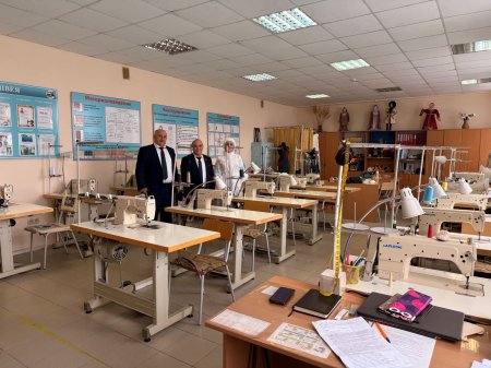 По поручению Председателя Народного Собрания РД Заура Аскендерова заместитель председателя Комитета НС РД по образованию и науке Абдулвахид Лабазанов посетил «Республиканский центр социально-трудовой адаптации и профориентации им. У.М.Муртузалиевой», По поручению Председателя Народного Собрания РД Заура Аскендерова заместитель председателя Комитета НС РД по образованию и науке Абдулвахид Лабазанов посетил «Республиканский центр социально-трудовой адаптации и профориентации им. У.М.Муртузалиевой»,