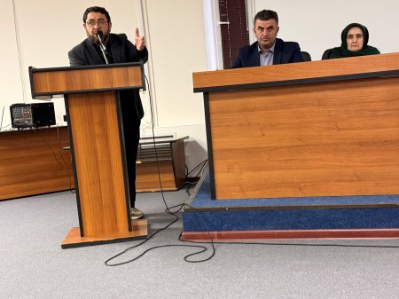 Депутат фракции КПРФ в НС РД Абдулвахид Лабазанов принял участие на презентации вновь переизданной книги Мусы Магомедова «Черный камень» Депутат фракции КПРФ в НС РД Абдулвахид Лабазанов принял участие на презентации вновь переизданной книги Мусы Магомедова «Черный камень»
