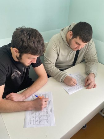 Активисты Кизилюртовского городского местного отделения КПРФ продолжают опрос населения в рамках Народного референдума КПРФ Активисты Кизилюртовского городского местного отделения КПРФ продолжают опрос населения в рамках Народного референдума КПРФ