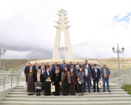Заместитель председателя Комитета НС РД по образованию и науке Абдулвахид Лабазанов принял участие в мероприятиях в Хунзахе и Цада, посвященных 100 – летию со дня рождения академика Гаджи Гамзатова. Заместитель председателя Комитета НС РД по образованию и науке Абдулвахид Лабазанов принял участие в мероприятиях в Хунзахе и Цада, посвященных 100 – летию со дня рождения академика Гаджи Гамзатова.